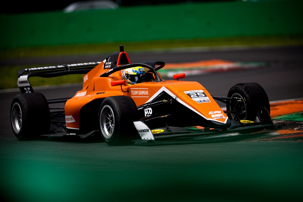 Sebastian Øgaard vil erobre føringen i Valencia
(Foto: Dutch Photo Agency)